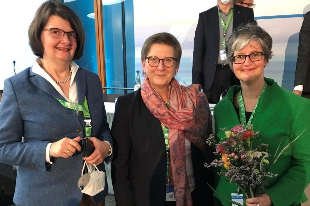 Maria Flachsbarth und Claudia Lücking-Michel gratulieren Birgit Mock Mock
